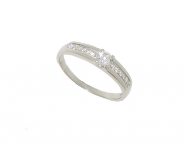 STERLING SILVER CZ RING.