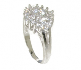 DIAMOND SHAPE CLUSTER RING