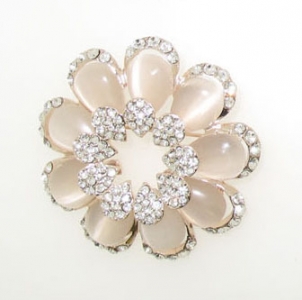 ROSE PLATED BROOCH.