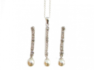 925 STERLING LONG DROP SET.