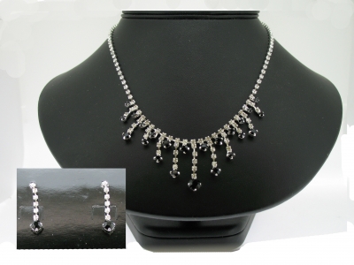 DIAMANTE NECKLACE AND EARRING SET