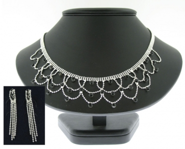 CRYSTAL NECKLACE AND EARRING SET